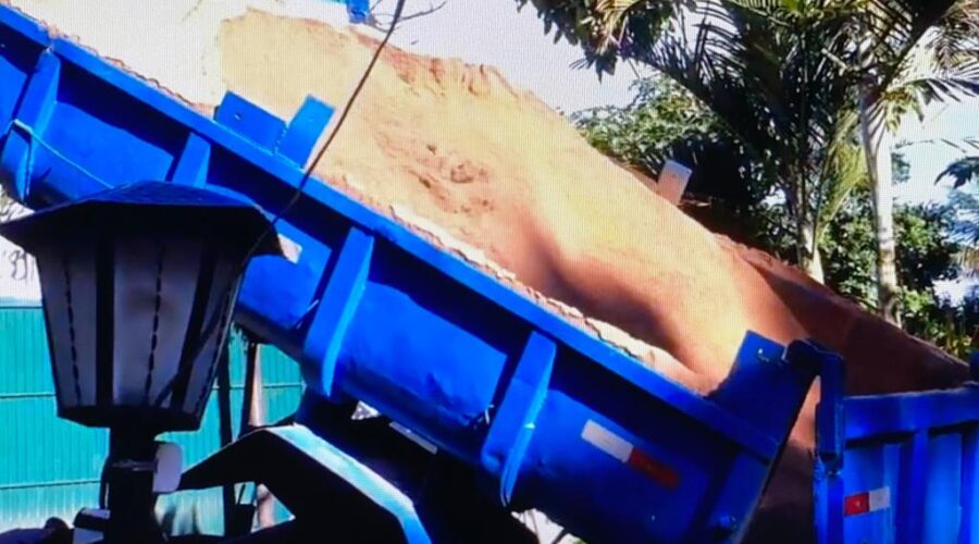 Queimada Criminosa, Deflagra Construção de Muro, Chácara Pau D'Óleo, Residencial Café Planalto, Sobradinho, Distrito Federal/DF, Brasil, Registro Capoeira Mestre Polêmico - Professor João Couto Teixeira, IMG_4141, 140 MB, 21h59, 24 de maio de 2012, HD 720p