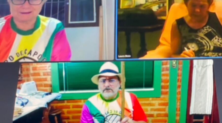 Orquestra Harmônica de Berimbaus: Universidade Livre de Estudos Culturais da Capoeira - Universidade da Capoeira - UNICAPOEIRA, Grupo de Capoeira Meia Lua - Fundado em 29 de maio de 1962 e Instituto de Educação Socioambiental - IESAMBI. Berimbau - Baião. Laura Cavalieri Bisio e Bella - Maria Isabel Melotti Xible. Sala de Entrar, Tigüera 360, Juiz de Fora, Minas Gerais/MG, Brasil. Registro de Capoeira Mestre Polêmico - Professor João Couto Teixeira. IMG_1018. 13,33 GB. 18h29. Sábado, 18 de Setembro de 2021. HD 1080p.