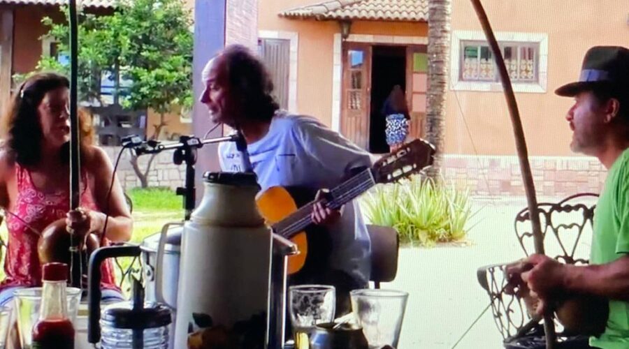 Orquestra Harmônica de Berimbaus: Universidade Livre de Estudos Culturais da Capoeira - Universidade da Capoeira - UNICAPOEIRA. Grupo de Capoeira Meia Lua - Fundado em 29 de maio de 1962. Instituto de Educação Socioambiental - IESAMBI. Bella - Maria Izabel Melotti Xible, Peter Faluhelyi, Laura Cavalieri Bisio, Ligia de Oliveira Barros, Dária Joaquina Gobbo e Salete Libardoni. Condomínio Lago Azul, Sobradinho, Distrito Federal/DF , Brasil. Registro de Capoeira Mestres Dom Ivan Zacarias Guimarães Gobbo e Polêmico - Professor João Couto Teixeira. IMG_3384. 1,2 GB. 16h34. Sábado, 31 de março de 2012.