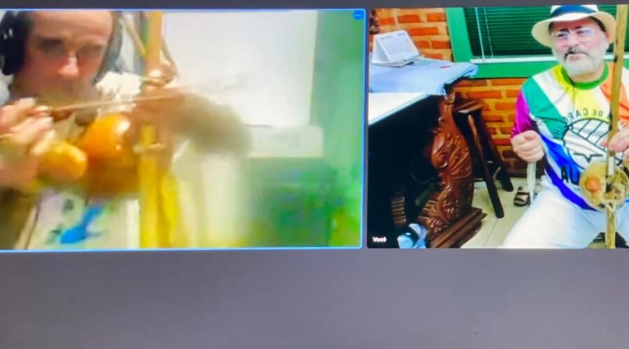 Orquestra Harmônica de Berimbaus: Universidade Livre de Estudos Culturais da Capoeira - Universidade da Capoeira - UNICAPOEIRA, Grupo de Capoeira Meia Lua - Fundado em 29 de maio de 1962 e Instituto de Educação Socioambiental - IESAMBI. Berimbaus - Angola, Variações e Cantos. Bella - Maria Izabel Melotti Xible. Sala de Entrar, Tigüera 360, Juiz de Fora, Minas Gerais/MG, Brasil. Registro de Capoeira Mestre Polêmico - Professor João Couto Teixeira. IMG_0836. 6,26 GB. 19h29. Quinta-feira, 09 de Setembro de 2021. HD 1080p.