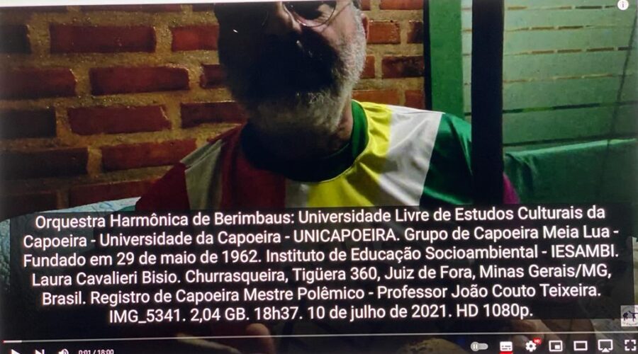 Orquestra Harmônica de Berimbaus: Universidade Livre de Estudos Culturais da Capoeira - Universidade da Capoeira - UNICAPOEIRA. Grupo de Capoeira Meia Lua - Fundado em 29 de maio de 1962. Instituto de Educação Socioambiental - IESAMBI. Laura Cavalieri Bisio. Churrasqueira, Tigüera 360, Juiz de Fora, Minas Gerais/MG, Brasil. Registro de Capoeira Mestre Polêmico - Professor João Couto Teixeira. IMG_5341. 2,04 GB. 18h37. Sábado, 10 de julho de 2021. HD 1080p.