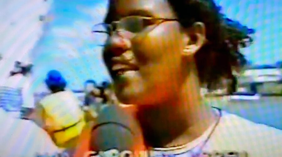 Projeto Margem: Navegada no Lago Paranoá. Professores Mozart Cesário Filho e Peter Faluhelyi. Centro de Ensino Médio Setor Leste - CEMSL, Secretaria de Estado de Educação - SEE, Brasília, Distrito Federal/DF, Brasil. Registro de Capoeira Mestre Polêmico - Professor João Couto Teixeira. Século XXI. 962,6 MB. Segunda-feira, 29 de Março de 1999.