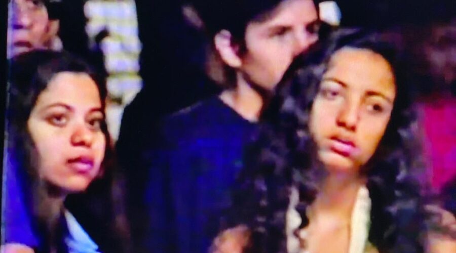 Se Joga na Galera: Primeira Semana de Arte, Cultura e Meio Ambiente - I SACMA. Universidade Livre de Estudos Culturais da Capoeira - Universidade da Capoeira - UNICAPOEIRA e Instituto de Educação Socioambiental - IESAMBI. Centro de Ensino Médio Elefante Branco - CEMEB, Sindicato dos Professores - SINPRO, Setor de Provimento e Produção - SEPRO, Núcleo de Teleeducação - NUTEL, Centro de Recursos Tecnológicos - CRT, Secretaria de Estado de Educação - SEE, Brasília, Distrito Federal/DF, Brasil. Registros de Professora Mara - Português, José Luiz Gonçalves, Capoeira Mestre Polêmico - Professor João Couto Teixeira, Professor Peter Faluhelyi e Professor Gustavo Dourado. 369 MB. Terça-feira, 05 a 07 de Outubro de 1993. HD 1080p.