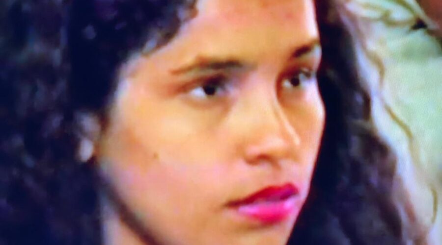 Zoonoses: Teatro de Fantoches. Primeira Semana de Arte, Cultura e Meio Ambiente - I SACMA. Universidade Livre de Estudos Culturais da Capoeira - Universidade da Capoeira - UNICAPOEIRA, Instituto de Educação Socioambiental - IESAMBI, Centro de Ensino Médio Elefante Branco - CEMEB, Sindicato dos Professores - SINPRO, Setor de Provimento e Produção - SEPRO, Núcleo de Teleeducação - NUTEL, Centro de Recursos Tecnológicos - CRT, Secretaria de Estado de Educação - SEE, Brasília, Distrito Federal/DF, Brasil. Registros de Professora Mara - Português, José Luiz Gonçalves, Capoeira Mestre Polêmico - Professor João Couto Teixeira, Professor Peter Faluhelyi, Professor Gustavo Dourado. 667,4 MB. Terça-feira, 05 a 07 de Outubro de 1993.