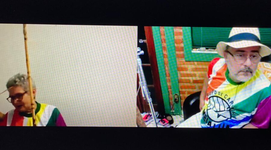 Orquestra Harmônica de Berimbaus: Universidade Livre de Estudos Culturais da Capoeira - Universidade da Capoeira - UNICAPOEIRA, Instituto de Educação Socioambiental - IESAMBI e Grupo de Capoeira Meia Lua - Fundado em 29 de Maio de 1962. Bella - Maria Izabel Melotti Xible, Peter Faluhelyi, Bruno Targs, David Teixeira Irsigler, Marialú, Salete Libardoni, Xico - Francisco de Assis Couto Teixeira e Henrique Couto Teixeira. Zoom, Sala de Entrar, Tigüera 360, Juiz de Fora, Minas Gerais/MG, Brasil. Registro de Capoeira Mestre Polêmico - Professor João Couto Teixeira. 520,6 MB. 20h12. Sábado, 12 de Dezembro de 2020 - Sábado, 13 de Fevereiro de 2021. HD 720p.