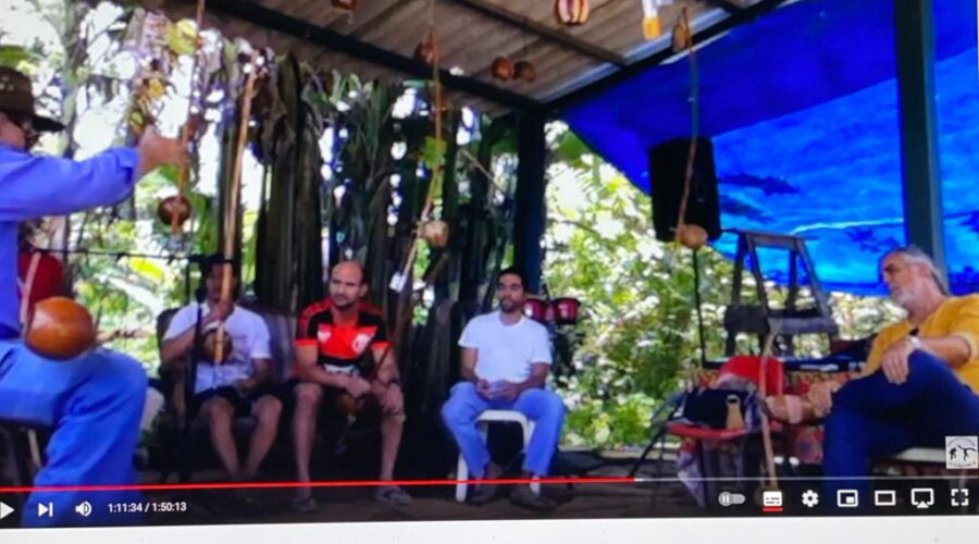 Universidade Livre de Estudos Culturais da Capoeira - Universidade da Capoeira - UNICAPOEIRA, Instituto de Educação Socioambiental - IESAMBI e Grupo de Capoeira Meia Lua - Fundado em 29 de Maio de 1962: Orquestra Harmônica de Berimbaus. Capoeira Mestres Angoleiro, Danadinho - Cláudio José Pinheiro Villar de Queiroz, Monera - Antônio Carlos Sales Martins, Polêmico - Professor João Couto Teixeira, Squisyto - Reginaldo da Silveira Costa, Boca Senzala - Humberto Barbosa de Souza, Gabriel Cardoso do Amaral, Laura Cavalieri Bisio, Bella - Maria Isabel Melotti Xible e Convidados. Chácara Pau D'Óleo, Residencial Café Planalto, Sobradinho, Distrito Federal/DF, Brasil. Registro de Capoeira Estrela Dalva - Artista Plástica e Cineasta Salete Libardoni. IMG_0851. 8,6 GB. 12h12. Sábado, 28 de Março de 2015. HD 720p.