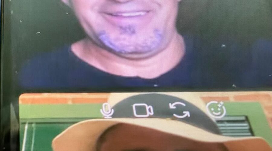 Capoeira Mestres Adelmo Pereira Lima e Polêmico. Encontro Virtual - Instagram/Celular, Sala de Entrar, Tigüera 360, Juiz de Fora, Minas Gerais/MG, Brasil. Registro de Capoeira Mestre Polêmico - Professor João Couto Teixeira. IMG_9648. 6,9 GB. 18h51. Quarta-feira, 21 de Julho de 2021.