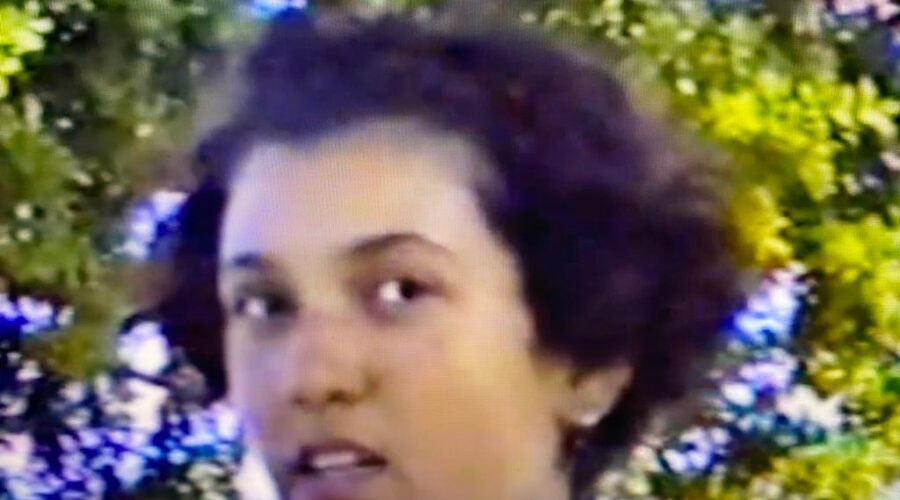 Universidade Livre de Estudos Culturais da Capoeira: Universidade da Capoeira - UNICAPOEIRA, Instituto de Educação Socioambiental - IESAMBI e Grupo de Capoeira Meia Lua - Fundado em 29 de Maio de 1962. Mestres Polêmico, Bom Menino - Aluizio de Melo Cavalcanti Júnior, Leandro Campos, Maria Schramm, Ana Schramm. Centro de Ensino Médio Asa Norte - CEMAN, Secretaria de Estado de Educação - SEE, Brasília, Distrito Federal/DF, Brasil. Registros de Capoeira Mestre Polêmico - Professor João Couto Teixeira e Euro. 15,43 GB. Segunda-feira, 02 e 03 de Junho de 1997. Terça-feira, 26 de Novembro de 1996.