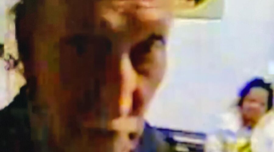 Universidade Livre de Estudos Culturais da Capoeira - Universidade da Capoeira - UNICAPOEIRA, Instituto de Educação Socioambiental - IESAMBI e Grupo de Capoeira Meia Lua - Fundado em 29 de Maio de 1962. Aniversário. Capoeira Mestre Dom Ivan Zacarias Guimarães Gobbo. Condomínio Lago Azul, Sobradinho, Distrito Federal/DF, Brasil. Registro de Capoeira Dom Ivan Zacarias Guimarães Gobbo. 1,21 GB. Sábado, 05 de Junho de 2004. HD 1080p.