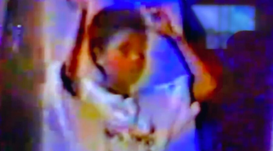 Universidade Livre de Estudos Culturais da Capoeira - Universidade da Capoeira - UNICAPOEIRA, Instituto de Educação Socioambiental - IESAMBI e Grupo de Capoeira Meia Lua - Fundado em 29 de Maio de 1962. Capoeira Mestre Gavião - Francisco de Assis. Sobradinho, Distrito Federal/DF, Brasil. Registro de Capoeiras Mestre Polêmico - Professor João Couto Teixeira e Tatá - Carlos Domingos de La Bianca Bimbato. 397,4 MB. Segunda-feira, 09 de Julho de 1990.