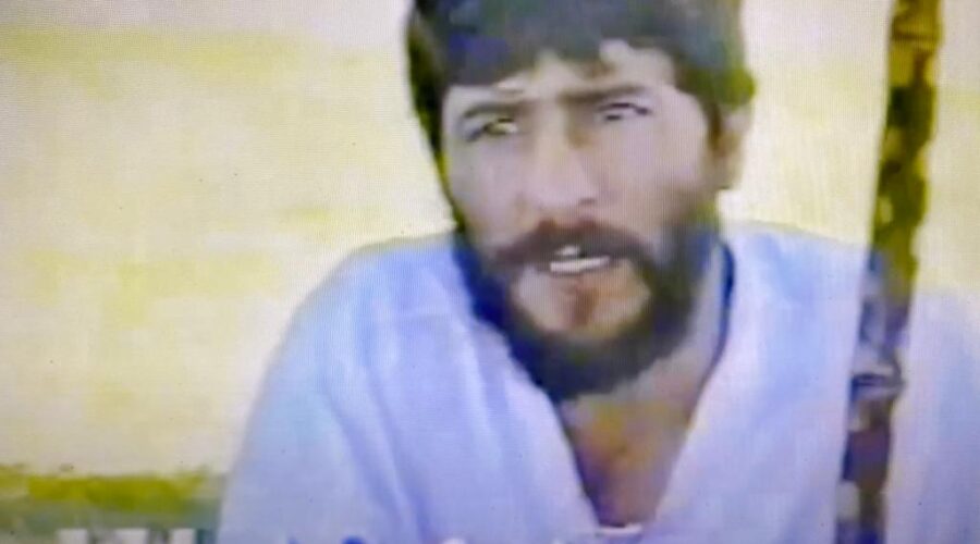 Mestre Polêmico: Entrevista à Emissora Pública de Rádio WPFWFM.org, no Show do Bill Brown. Programa Berimbau, nas Sextas-feiras, às três horas da tarde. Participação do Mano David Welna ao Pandeiro. Washington/DC, Estados Unidos da América do Norte. Bill morou 14 anos no Nordeste do Brasil. Sala de Entrar, Tigüera 360, Juiz de Fora, Minas Gerais/MG, Brasil. Registro de Capoeira Mestre Polêmico - Professor João Couto Teixeira. IMG_2925. 3,79 GB. 17h04. Segunda-feira, 03 de Janeiro de 2022. Quarta-feira, 05 de Dezembro de 1979.