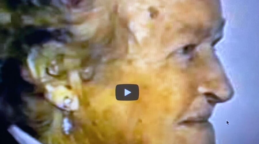 Nona Rosina Maria Lazzarotto Ecker, Dona Irma Cecília Ecker Libardoni e Salete Libardoni. Sala de Entrar, Tigüera 360, Juiz de Fora, Minas Gerais/MG. Registro de Capoeira Mestre Polêmico - Professor João Couto Teixeira. IMG_2862. 3,54 GB. 15h17. Terça-feira, 28 de Dezembro de 2021. São Lourenço d'Oeste, Santa Catarina/SC, Brasil. Segunda-feira, 23 de Agosto de 1999. HD 1080p.