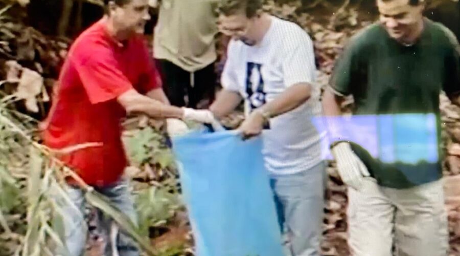 Universidade Livre de Estudos Culturais da Capoeira - Universidade da Capoeira - UNICAPOEIRA, Instituto de Educação Socioambiental - IESAMBI, Grupo de Capoeira Meia Lua - Fundado em 29 de Maio de 1962 e Projeto Margem. Parque Ecológico Asa Sul. Centro de Ensino Médio Setor Leste - CEMSL, Secretaria de Estado de Educação - SEE, Brasília, Distrito Federal/DF, Brasil. Registro de Capoeira Mestre Polêmico - Professor João Couto Teixeira e TV Globo. 374,6 MB. Quarta-feira, 10 de Setembro de 2003. HD 1080p.