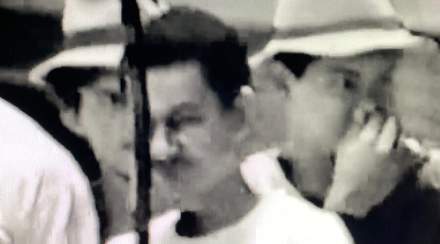 Universidade Livre de Estudos Culturais da Capoeira - Universidade da Capoeira - UNICAPOEIRA, Instituto de Educação Socioambiental - IESAMBI e Grupo de Capoeira Meia Lua - Fundado em 29 de Maio de 1962. Capoeira Mestres João Pequeno - João Pereira dos Santos, Boca Rica - Manoel Silva, Curió - Jaime Martins dos Santos, Bartolomeu Vieira das Chagas, Diabo Louro - Leonides de la Bianca Bimbato, Pezão - José Ribamar Teixeira Silva, Squisyto - Reginaldo Silveira da Costa, Tatá - Carlos Domingos de La Bianca Bimbato, Adelmo Pereira Lima, Bom Menino - Aluizio de Melo Cavalcante Neto, Zangado - Fernando Alves e Outros. DEFER, Brasília, Distrito Federal/DF, Brasil. Registro de Capoeira Mestre Benedito Fernandes Almeida. 1,61 GB. Quinta-feira, 31 de Outubro de 1996.