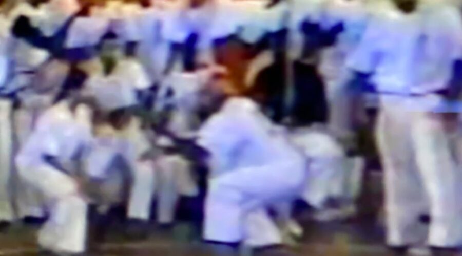 Universidade Livre de Estudos Culturais da Capoeira - Universidade da Capoeira - UNICAPOEIRA, Instituto de Educação Socioambiental - IESAMBI, Grupo de Capoeira Meia Lua - Fundado em 29 de Maio de 1962 e Associação de Capoeira - ASCA. Mestres Divino Custódio dos Santos, Polêmico - Professor João Couto Teixeira, Alexandre José Ribeiro de Amorim e Can Can - Alexandre Juan Rabelo. Juiz de Fora, Minas Gerais/MG, Brasil. Registro de Capoeira Mestre Polêmico - Professor João Couto Teixeira. 519,3 MB. Quinta-feira, 27 de Dezembro de 1997. HD 1080p.