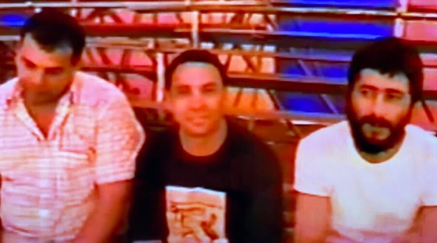 Universidade Livre de Estudos Culturais da Capoeira - Universidade da Capoeira - UNICAPOEIRA, Instituto de Educação Socioambiental - IESAMBI, Grupo de Capoeira Meia Lua - Fundado em 29 de Maio de 1962 e Associação de Capoeira - ASCA. Oitavo Encontro Nacional de Capoeira - 8º ENCA. Mestres Polêmico - Professor João Couto Teixeira, Sossego - Marco Aurélio e Gilvan Alves Andrada. Brasília, Distrito Federal/DF, Brasil. Registros de Capoeira Mestre Polêmico - Professor João Couto Teixeira e Euro. 181,2 MB. Sábado, 27 de Junho de 1998. HD 1080p.