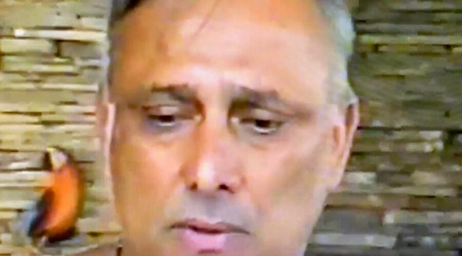 Universidade Livre de Estudos Culturais da Capoeira - Universidade da Capoeira - UNICAPOEIRA, Instituto de Educação Socioambiental - IESAMBI e Grupo de Capoeira Meia Lua - Fundado em 29 de Maio de 1962. Associação de Capoeira - ASCA. Graduação de Mestre Dom Ivan Zacarias Guimarães Gobbo. Mestr@s Onça Tigre - Doutor Milton Freire de Carvalho, Gato Preto Doirado - José Gabriel Góes, Clodoaldo Alberico Galindo de Moraes, Sebastião Nunes Folgado, Polêmico - Professor João Couto Teixeira, Pesado - Pedro de Abreu Neiva, Squisyto - Reginaldo Silveira da Costa, Gilvan Alves Andrade, Gavião - Francisco de Assis, Ricardo Bomfim, Marinheiro - Luiz Augusto, Pezão de Ouro - Iracildo Sena Martins, Bom Menino - Aluizio de Melo Cavalcanti Júnior, Trovão - Paulo Sérgio, Bad - Beth e Graduada Cacau - Cláudia. Condomínio Lago Azul, Sobradinho, Distrito Federal/DF, Brasil. Registro de Capoeira Mestre Polêmico - Professor João Couto Teixeira. 27,71 GB. Terça-feira, 16 de Setembro de 2000. HD 1080p.