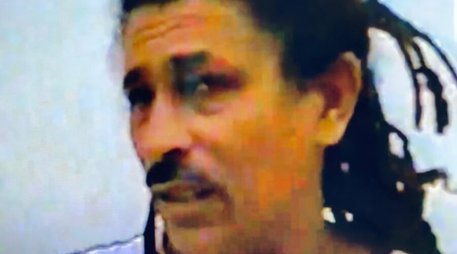 Universidade Livre de Estudos Culturais da Capoeira - Universidade da Capoeira - UNICAPOEIRA, Instituto de Educação Socioambiental - IESAMBI, Grupo de Capoeira Meia Lua - Fundado em 29 de Maio de 1962 e Associação de Capoeira - ASCA. Mestres Zé Baiano - José Joaquim de Andrade Filho e Polêmico - Professor João Couto Teixeira. Caraguatatuba, São Paulo/SP, Brasil. Registro de Capoeira Mestre Polêmico - Professor João Couto Teixeira. 1,8 GB. Quinta-feira, 05 de Outubro de 2000. HD 1080p.