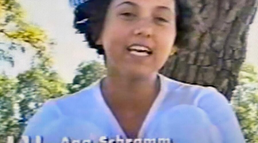 Universidade Livre de Estudos Culturais da Capoeira - Universidade da Capoeira - UNICAPOEIRA, Instituto de Educação Socioambiental - IESAMBI, Grupo de Capoeira Meia Lua na Escola - Fundado em 29 de Maio de 1962 e Associação de Capoeira - ASCA. Mestres Polêmico - Professor João Couto Teixeira e Bom Menino - Aluizio de Melo Cavalcanti Júnior, Graduad@s Leandro Campos e Ana Schramm. Centro de Ensino Médio Asa Norte - CEMAN, Secretaria de Estado de Educação - SEE, Brasília, Distrito Federal/DF, Brasil. Registro de TV N. 585,1 MB. Terça-feira, 26 de Novembro de 1996. HD 1080.