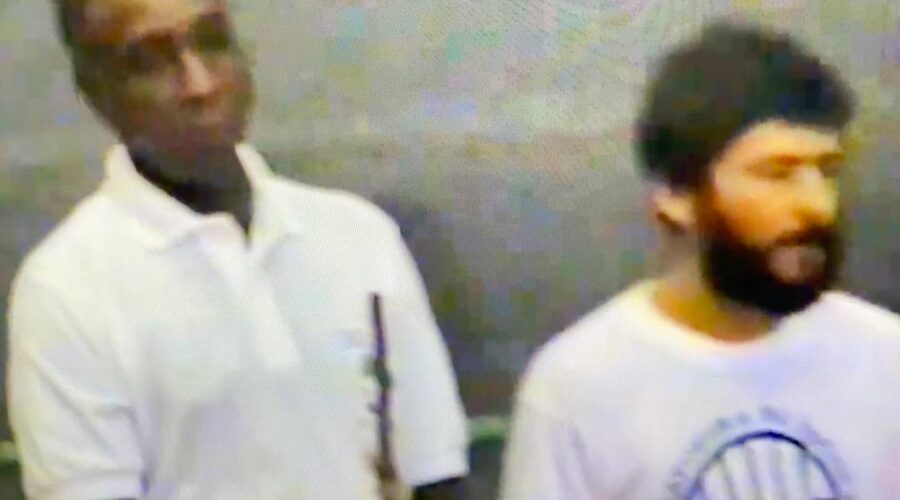 Universidade Livre de Estudos Culturais da Capoeira - Universidade da Capoeira - UNICAPOEIRA, Instituto de Educação Socioambiental - IESAMBI e Grupo de Capoeira na Escola Meia Lua - Fundado em 29 de Maio de 1962. Mestres Bom Cabrito - Mário Rodrigues Ferreira do Rosário, Pombo de Ouro - José Bispo Correia, Angola - Humberto Souza Vieira, Polêmico - Professor João Couto Teixeira, Bom Menino - Aluizio de Melo Cavalcanti Júnior, Zangado - Fernando Alves, Doutor Peter Faluhelyi, Professor@s Lua Bonita - Ana Cláudia Sousa Vieira, Pará - Hércules, Colibri - Waleska, Capoeira Graduad@s Radi - Vassili Ivanov, Leandro Campos e Valéria. Artista Plástico e Biblista Pulika - Paulo Couto Teixeira. CASEB, Secretaria de Estado de Educação - SEE, Brasília, Distrito Federal/DF, Brasil. 2,77 GB. Sábado, 23 de maio de 1998. HD 1080p.