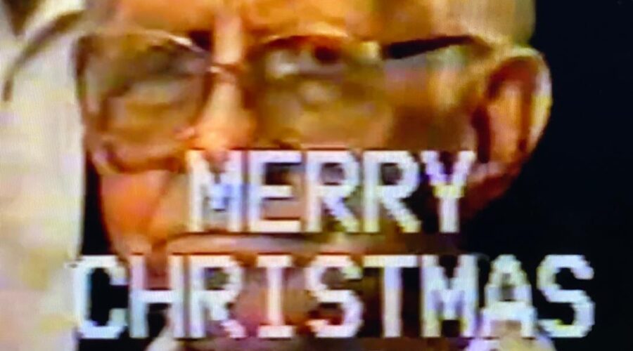 Universidade Livre de Estudos Culturais da Capoeira - Universidade da Capoeira - UNICAPOEIRA, Instituto de Educação Socioambiental - IESAMBI e Grupo de Capoeira Meia Lua - Fundado em 29 de Maio de 1962. Doutor Mozart Geraldo Teixeira. Mestre Polêmico - Professor João Couto Teixeira. Matriz, Sala de Jantar, Rua Doutor José Cesário, Número 58, Bairro Passos, Juiz de Fora, Minas Gerais/MG, Brasil. Registro de Capoeira Mestra Perigosa - Marialú. 165,5 MB. Quarta-feira, 24 de Dezembro de 1997. HD 1080p.