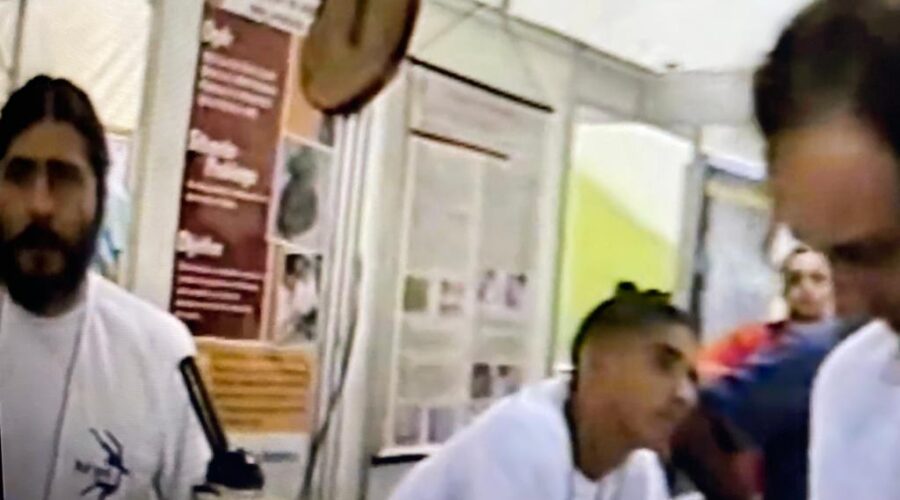 Universidade Livre de Estudos Culturais da Capoeira - Universidade da Capoeira - UNICAPOEIRA, Associação de Capoeira - ASCA, Grupo de Capoeira Meia Lua - Fundado em 29 de Maio de 1962 e Instituto de Educação Socioambiental - IESAMBI. Feira Brasileira de Ciências e Engenharia - FEBRACE. Projeto Margem. Mestre Polêmico - Professor João Couto Teixeira, Doutor Peter Faluhelyi, Professor Salvador Dourado, Germano Motora, Mateus de Oliveira Soares, Yuri Soares Franco, Rodrigo Couto de Almeida. Universidade de São Paulo - USP, Brasil. Registro de Capoeiras Mestre Polêmico - Professor João Couto Teixeira e Doutor Peter Faluhelyi. 5,11 GB. Sábado, 05 de Junho de 2004. HD 1080p.