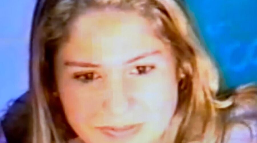 Universidade Livre de Estudos Culturais da Capoeira - Universidade da Capoeira - UNICAPOEIRA, Instituto de Educação Socioambiental - IESAMBI, Grupo de Capoeira Meia Lua - Fundado em 29 de Maio de 1962 e Associação de Capoeira - ASCA. Projeto Margem - Laboratório. Professores Doutor Peter Faluhelyi, Peterson Gustavo Paim, Salvador Dourado e Mestre Polêmico - Professor João Couto Teixeira. Centro de Ensino Médio Setor Leste - CEMSL, Secretaria de Estado de Educação - SEE, Brasília, Distrito Federal/DF, Brasil. Registro de AB Produções. 1,03 GB. Sábado, 05 de Setembro de 2002. HD 1080p.