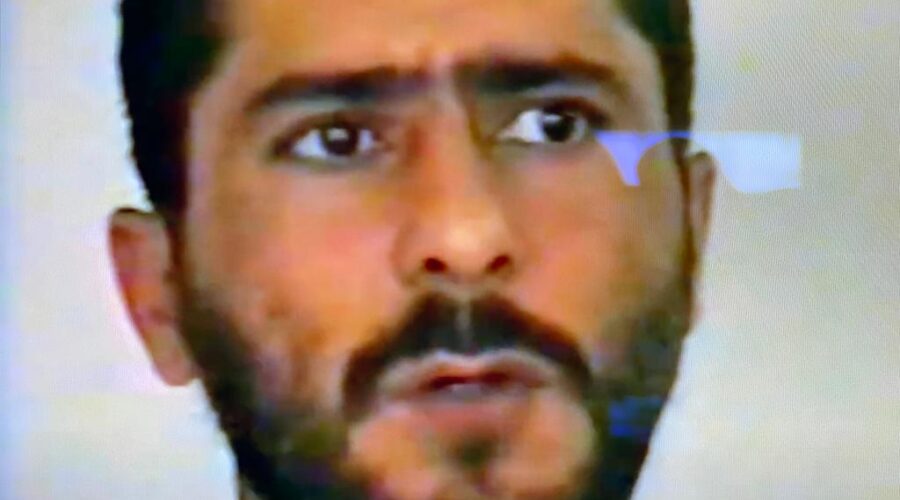 Universidade Livre de Estudos Culturais da Capoeira - Universidade da Capoeira - UNICAPOEIRA, Instituto de Educação Socioambiental - IESAMBI, Grupo de Capoeira Meia Lua na Escola - Fundado em 29 de Maio de 1962 e Associação de Capoeira - ASCA. Projeto Capoeira na Escola. Movimentos Individuais e em Dupla, Sequências de Capoeira Mestre Marco Aurélio de Moraes Barros e Toques de Berimbau do Grupo Meia Lua. Mestres Polêmico - Professor João Couto Teixeira e Bom Menino - Aluizio de Melo Cavalcanti Júnior. Centro de Ensino Médio Setor Leste - CEMSL, Secretaria de Estado de Educação - SEE, Brasília, Distrito Federal/DF, Brasil. Registros de Euro e Capoeiras Professora Lua Bonita - Ana Cláudia Sousa Vieira e Mestres Polêmico - Professor João Couto Teixeira e Bom Menino - Aluizio de Melo Cavalcanti Júnior. 2,92 GB. Quinta-feira, 31 de Outubro de 1996 e Terça-feira, 06 de julho de 1999.