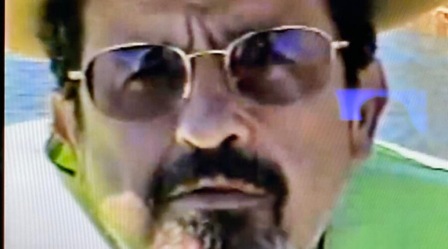 Universidade Livre de Estudos Culturais da Capoeira - Universidade da Capoeira - UNICAPOEIRA, Instituto de Educação Socioambiental - IESAMBI e Grupo de Capoeira Meia Lua - Fundado em 29 de Maio de 1962. Navegada. Projeto Margem. Aniversário de Capoeira Mestres Dom Ivan Zacarias Guimarães Gobbo e Polêmico - Professor João Couto Teixeira. Professores Jamir Batista Silva, Estevão Ribeiro Monti - Escola da Natureza, Yuri Soares Franco - Diretor Cultural da Central Única dos Trabalhadores - CUT e Doutor Peter Faluhelyi. Centro de Ensino Médio Setor Leste - CEMSL, Secretaria de Estado de Educação - SEE, Lago Paranoá, Brasília, Distrito Federal/DF, Brasil. Registros de Capoeira Mestre Polêmico - Professor João Couto Teixeira e Canal E. 3,36 GB. Sábado, 05 de Junho de 2004. HD 1080p.