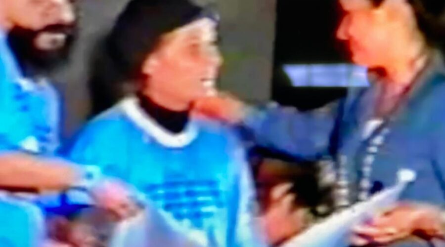 Universidade Livre de Estudos Culturais da Capoeira - Universidade da Capoeira - UNICAPOEIRA, Grupo de Capoeira Meia Lua - Fundado em 29 de Maio de 1962 e Instituto de Educação Socioambiental - IESAMBI. Premiação - Terceiro Melhor Projeto Empreendedor a Nível Nacional, Projeto Margem. Mestr@s Polêmico - Professor João Couto Teixeira, Doutor Peter Faluhelyi, Laura Cavalieri Bisio e Bella - Maria Isabel Melotti Xible. Centro de Ensino Medio Setor Leste - CEMSL, Secretaria de Estado de Educação - SEE, Ministério da Educação e Cultura - MEC, Brasília, Distrito Federal/DF, Brasil. Registro de Capoeiras Mestre Polêmico - Professor João Couto Teixeira e Doutor Peter Faluhelyi. Registro de Euro. 690,8 MB. Sexta-feira, 16 de Maio de 2003. HD 1080p.