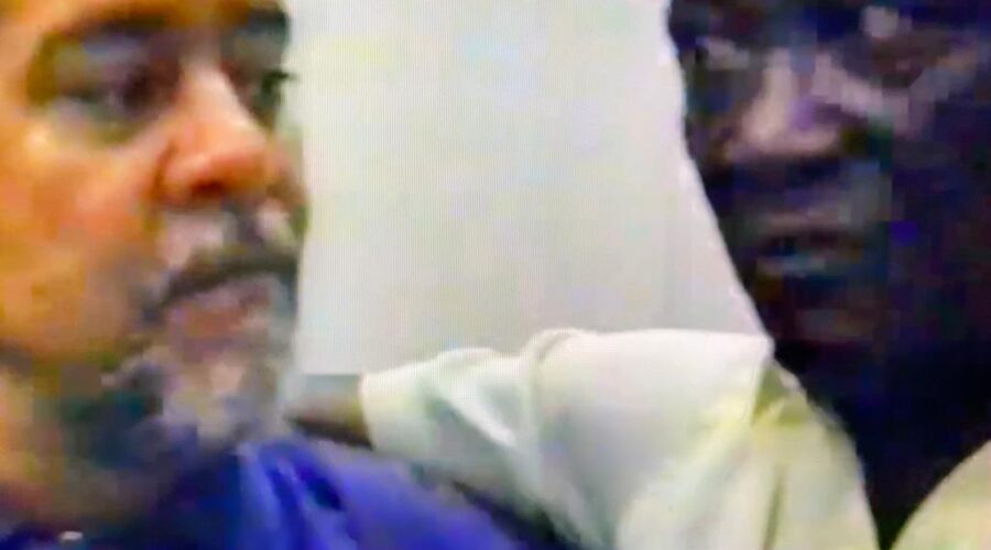 Universidade Livre de Estudos Culturais da Capoeira - Universidade da Capoeira - UNICAPOEIRA, Instituto de Educação Socioambiental - IESAMBI e Grupo de Capoeira Meia Lua - Fundado em 29 de Maio de 1962. Associação de Capoeira - ASCA. Deputados Distritais Sílvio Linhares da Costa e João de Deus Silva Carvalho. Mestres Gato Preto Doirado - José Gabriel Góes, Dom Ivan Zacarias Guimarães Gobbo, Sebastião Nunes Folgado e Polêmico - Professor João Couto Teixeira. Brasília, Distrito Federal/DF, Brasil. Registro de Capoeira Mestre Polêmico - Professor João Couto Teixeira. 1,18 GB. Terça-feira, 24 de Abril de 2001. HD 1080p.