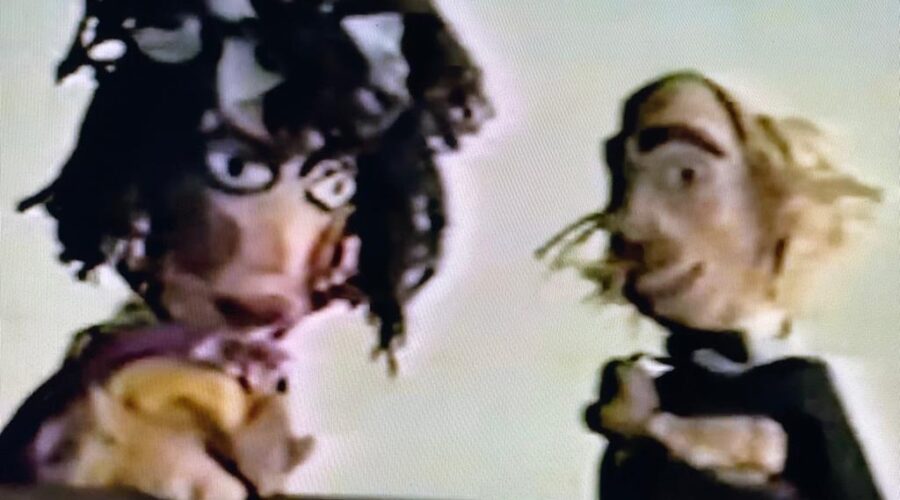 Universidade Livre de Estudos Culturais da Capoeira - Universidade da Capoeira - UNICAPOEIRA, Instituto de Educação Socioambiental - IESAMBI, Grupo de Capoeira Meia Lua - Fundado em 29 de Maio de 1962 e Associação de Capoeira - ASCA. Ciclo Básico de Alfabetização - CBA. Relações Docente/Discente. Livros. Teatro. Diretoria Regional de Ensino - DRE, Sobradinho, Distrito Federal/DF, Brasil. Registro de Capoeira Mestre Polêmico - Professor João Couto Teixeira. 11,01 GB. Terça-feira, 05 de Fevereiro de 1991. HD 1080p.