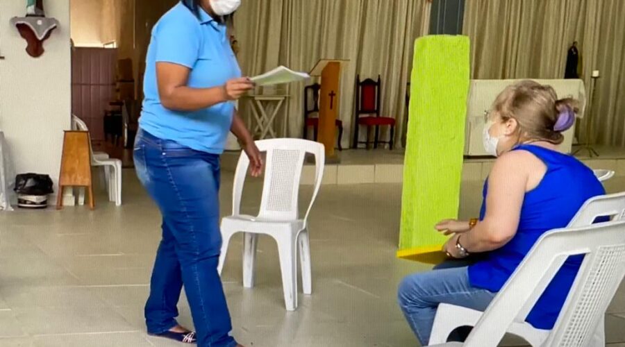 Universidade Livre de Estudos Culturais da Capoeira - Universidade da Capoeira - UNICAPOEIRA, Instituto de Educação Socioambiental - IESAMBI, Grupo de Capoeira Meia Lua - Fundado em 29 de Maio de 1962 e Associação de Capoeira - ASCA. Projeto Alicerce. Segunda Reunião. Padre João Francisco Batista da Silva, Lisander Augusto Maciel Stumpf, Wilson, Cléo, Regina, Salete Libardoni e Mestre Polêmico - Professor João Couto Teixeira. Comunidade São Vicente de Paulo, Conferência Nossa Senhora do Carmo, Forania Nossa Senhora Mãe de Deus, Rua Francisco Alves Barbosa 156/193/290, Código de Endereçamento Postal - CEP 36.070-380, Bairro JK, Juiz de Fora, Minas Gerais/MG, Brasil. Registro de Capoeira Mestre Polêmico - Professor João Couto Teixeira. IMG_3355. 5,65 GB. 15h24. Terça-feira, 17 de Fevereiro de 2022. HD 1080p.