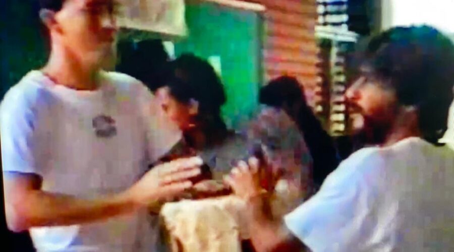 Universidade Livre de Estudos Culturais da Capoeira - Universidade da Capoeira - UNICAPOEIRA, Instituto de Educação Socioambiental - IESAMBI, Grupo de Capoeira Meia Lua na Escola - Fundado em 29 de Maio de 1962 e Associação de Capoeira - ASCA. Mestres Polêmico - Professor João Couto Teixeira, Tatá - Carlos Domingos de La Bianca Bimbato e Bom Menino - Aluizio de Melo Cavalcanti Júnior. Centro de Ensino Médio GISNO, Secretaria de Estado de Educação - SEE, Brasília, Distrito Federal/DF, Brasil. Registro de Capoeira Estrela Dalva - Artista Plástica e Cineasta Salete Libardoni. 2,46 GB. Terça-feira, 26 de Novembro de 1994. HD 1080.