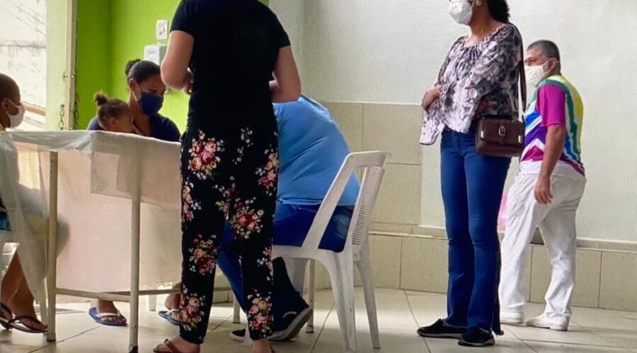 Universidade Livre de Estudos Culturais da Capoeira - Universidade da Capoeira - UNICAPOEIRA, Instituto de Educação Socioambiental - IESAMBI, Grupo de Capoeira Meia Lua - Fundado em 29 de Maio de 1962 e Associação de Capoeira - ASCA. Projeto Alicerce. Oitava Reunião. Padre João Francisco Batista da Silva, Lisander Augusto Maciel Stumpf, Wilson Milagre, Cleucimar de Souza e Silva, Regina, Marcella Farinazzo, Salete Libardoni e Mestre Polêmico - Professor João Couto Teixeira. Sociedade São Vicente de Paulo, Conferência Nossa Senhora do Carmo, Forania Nossa Senhora Mãe de Deus, Conjunto JK, Bairro Nossa Senhora de Lourdes, Juiz de Fora, Minas Gerais/MG, Brasil. Registro de Capoeira Mestre Polêmico - Professor João Couto Teixeira. IMG_3700. 10,73 GB. 14h20. Terça-feira, 22 de Março de 2022. HD 1080p. 008.