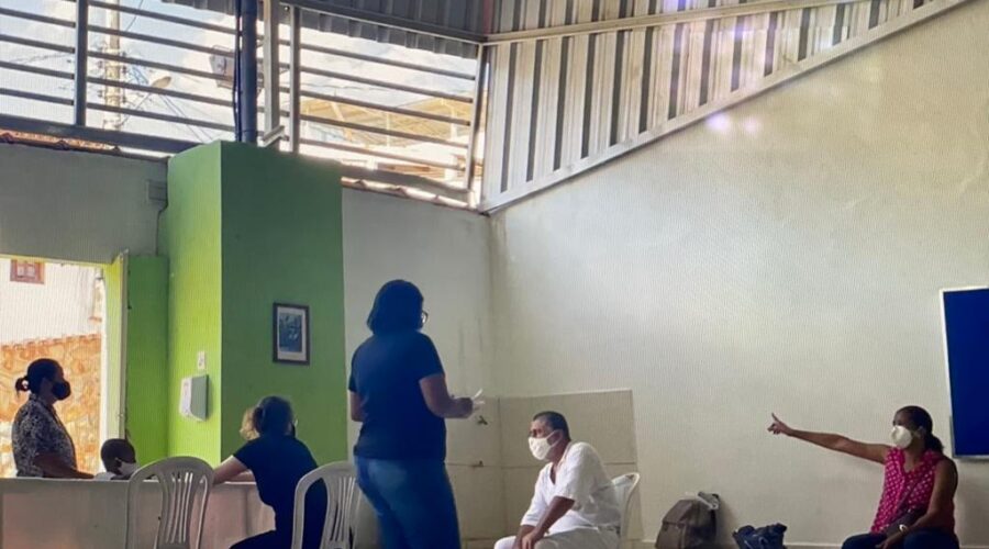 Universidade Livre de Estudos Culturais da Capoeira - Universidade da Capoeira - UNICAPOEIRA, Instituto de Educação Socioambiental - IESAMBI, Grupo de Capoeira Meia Lua - Fundado em 29 de Maio de 1962 e Associação de Capoeira - ASCA. Projeto Alicerce. Nona Reunião. Padre João Francisco Batista da Silva, Lisander Augusto Maciel Stumpf, Wilson Milagre, Cleucimar de Souza e Silva, Regina, Marcella Farinazzo, Salete Libardoni e Mestre Polêmico - Professor João Couto Teixeira. Comunidade São Vicente de Paulo, Conferência Nossa Senhora do Carmo, Forania Nossa Senhora Mãe de Deus, Conjunto JK, Bairro Nossa Senhora de Lourdes, Juiz de Fora, Minas Gerais/MG, Brasil. Registro de Capoeira Mestre Polêmico - Professor João Couto Teixeira. IMG_3828. 10,58 GB. 14h20. Quinta-feira, 24 de Março de 2022. HD 1080p. 009.