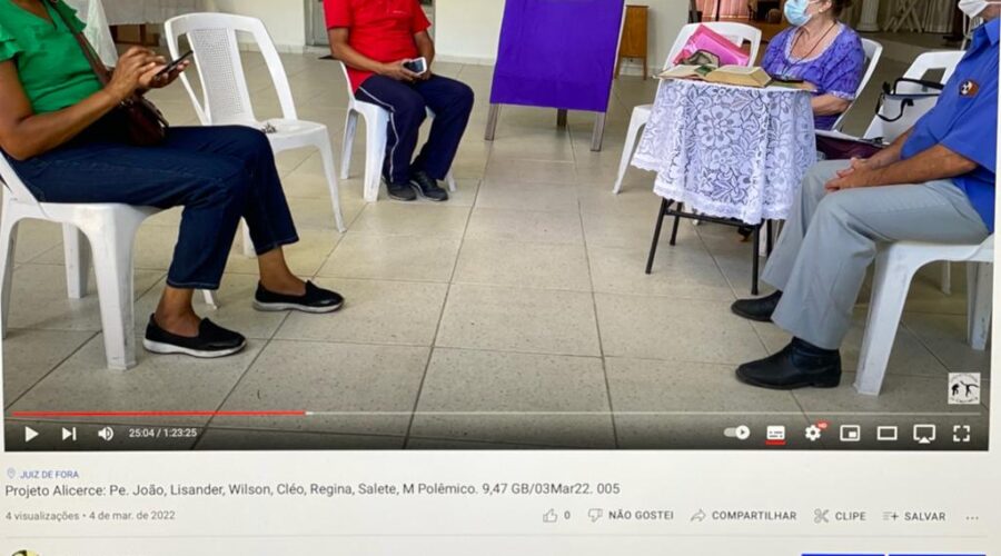 Universidade Livre de Estudos Culturais da Capoeira - Universidade da Capoeira - UNICAPOEIRA, Instituto de Educação Socioambiental - IESAMBI, Grupo de Capoeira Meia Lua - Fundado em 29 de Maio de 1962 e Associação de Capoeira - ASCA. Projeto Alicerce. Quinta Reunião. Padre João Francisco Batista da Silva, Lisander Augusto Maciel Stumpf, Wilson, Cleucimar de Souza e Silva, Regina, Salete Libardoni e Mestre Polêmico - Professor João Couto Teixeira. Comunidade São Vicente de Paulo, Conferência Nossa Senhora do Carmo, Forania Nossa Senhora Mãe de Deus, Bairro JK, Juiz de Fora, Minas Gerais/MG, Brasil. Registro de Capoeira Mestre Polêmico - Professor João Couto Teixeira. IMG_3539. 9,47 GB. 14h05. Terça-feira, 03 de Março de 2022. HD 1080p. 005.