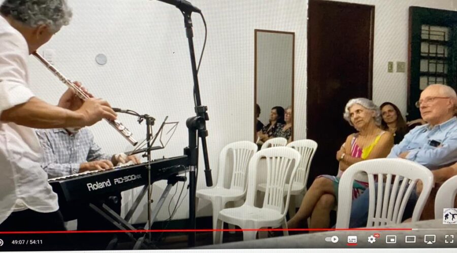 Universidade Livre de Estudos Culturais da Capoeira - Universidade da Capoeira - UNICAPOEIRA, Instituto de Educação Socioambiental - IESAMBI, Grupo de Capoeira Meia Lua na Escola - Fundado em 29 de Maio de 1962 e Associação de Capoeira - ASCA. Cristovão da Silva Bastos Filho e Têvo - Estêvão CoutoTeixeira. DeLira. Escola de Música. Matriz, Rua Doutor José Cesário, Número 50, Bairro São Passos, Juiz de Fora, Minas Gerais/MG, Brasil. Registro de Capoeira Mestre Polêmico - Professor João Couto Teixeira. IMG_5919. 6,15 GB. 19h59. Sexta-feira, 08 de Abril de 2022. HD 1080p. B.