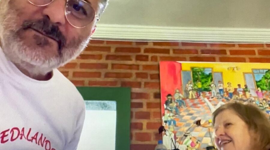 Universidade Livre de Estudos Culturais da Capoeira - Universidade da Capoeira - UNICAPOEIRA, Instituto de Educação Socioambiental - IESAMBI e Grupo de Capoeira Meia Lua - Fundado em 29 de Maio de 1962. Engenheiro Peter Faluhelyi, Salete Libardoni e Capoeira Mestre Polêmico - Professor João Couto Teixeira. Dança da Letra. A Capoeira no Salão. Sala de Entrar, Tigüéra 360, Juiz de Fora, Minas Gerais/MG, Brasil. Registro de Capoeira Mestre Polêmico - Professor João Couto Teixeira. IMG_4117. 209,3 MB. 10h20. Quarta-feira, 13 de Abril de 2022. HD 1080p.