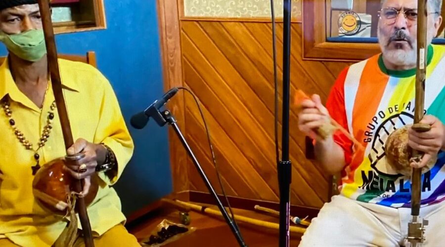 Universidade Livre de Estudos Culturais da Capoeira - Universidade da Capoeira - UNICAPOEIRA, Instituto de Educação Socioambiental - IESAMBI, Grupo de Capoeira Meia Lua na Escola - Fundado em 29 de Maio de 1962 - 60 Anos e Associação de Capoeira - ASCA. Mestres Jô - João Mendes Batista Barbosa Filho, Polêmico - Professor João Couto Teixeira - 50 Anos, Haron Crisóstomo Castanon Mattos, Henrique Couto Teixeira, Paradinha - Jefferson Gomes Nogueira, Coroa - Mauro Delfino da Silva, David Teixeira Irsigler, Neném - Ana Maria Couto Teixeira, Estrela Dalva - Artista Plástica e Cineasta Salete Libardoni, Lulu e Kiko - Ricardo Ladeira Rezende e Rodrigo A. F. L Silva - Mixagem Final. Nave Studio, Juiz de Fora, Minas Gerais/MG, Brasil. Registro de Capoeira Mestre Polêmico - Professor João Couto Teixeira. IMG_4207/5963/8039. 40,5 MB. 14h57. Sábado, 23 de Abril de 2022. Reels. HD 1080p.