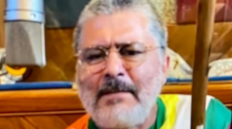 Universidade Livre de Estudos Culturais da Capoeira - Universidade da Capoeira - UNICAPOEIRA, Instituto de Educação Socioambiental - IESAMBI, Grupo de Capoeira Meia Lua na Escola - Fundado em 29 de Maio de 1962 - 60 Anos e Associação de Capoeira - ASCA. Mestres Jô - João Mendes Batista Barbosa Filho, Polêmico - Professor João Couto Teixeira - 50 Anos, Haron Crisóstomo Castanon Mattos, Henrique Couto Teixeira, Paradinha - Jefferson Gomes Nogueira, Coroa - Mauro Delfino da Silva, David Teixeira Irsigler, Neném - Ana Maria Couto Teixeira, Estrela Dalva - Artista Plástica e Cineasta Salete Libardoni, Lulu e Kiko - Ricardo Ladeira Rezende e Rodrigo A. F. L Silva - Mixagem Final. Nave Studio, Juiz de Fora, Minas Gerais/MG, Brasil. Registro de Capoeira Mestre Polêmico - Professor João Couto Teixeira. IMG_4207/5963/8039. 264,2 MB. 14h57. Sábado, 23 de Abril de 2022. Reels. HD 1080p.