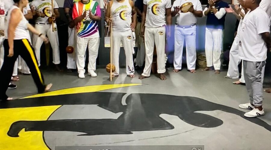 Universidade Livre de Estudos Culturais da Capoeira - Universidade da Capoeira - UNICAPOEIRA, Instituto de Educação Socioambiental - IESAMBI, Grupo de Capoeira Meia Lua na Escola - Fundado em 29 de Maio de 1962 - 60 Anos e Associação de Capoeira - ASCA. Mestres Polêmico - Professor João Couto Teixeira, Alexandre José Ribeiro de Amorim, Can Can Alexandre Juan Ribeiro e Convidados. Deputado Estadual Betão - Roberto Cupolillo, Vereadoras Cida - Aparecida de Oliveira Pinto e Tallia Sobral Nunes. Bairro Teixeiras Juiz de Fora, Minas Gerais/MG, Brasil. Registro de Capoeira Mestre Polêmico - Professor João Couto Teixeira. IMG_4274. 21,19 GB. 15h44. Sábado, 30 de Abril de 2022. HD 1080p.