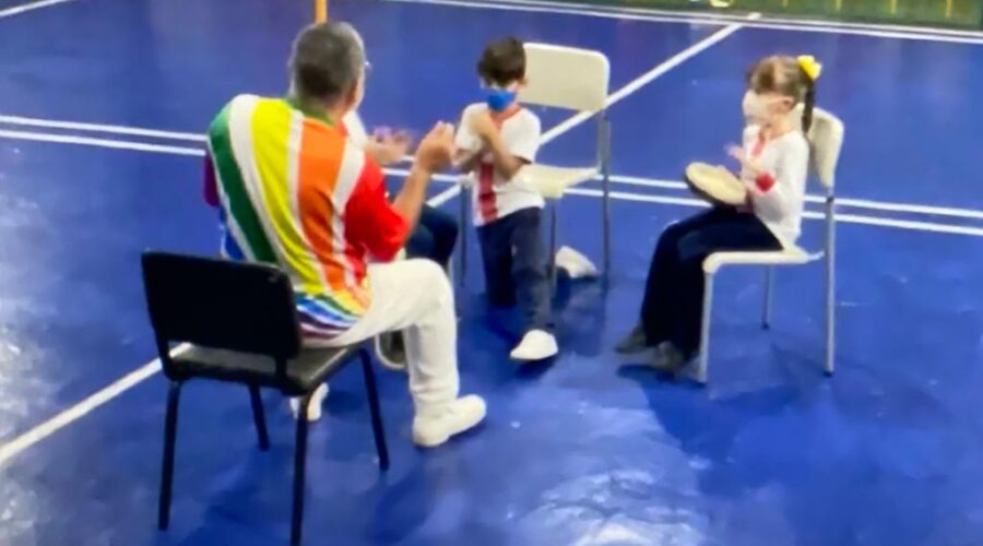 Universidade Livre de Estudos Culturais da Capoeira - Universidade da Capoeira - UNICAPOEIRA, Instituto de Educação Socioambiental - IESAMBI, Grupo de Capoeira Meia Lua na Escola - Fundado em 29 de Maio de 1962 e Associação de Capoeira - ASCA. Mestre Polêmico - Professor João Couto Teixeira. Discentes Ágatha Siqueira de Oliveira Lira, Enzo Carvalho Costa Salimena e Valentina Sixel. Instituto Vianna Júnior, Avenida dos Andradas, Número 415, Bairro Jardim Glória, Juiz de Fora, Minas Gerais/MG, Brasil. Registro de Capoeira Mestre Polêmico - Professor João Couto Teixeira. IMG_4506. 9,72 GB. 18h06. Terça-feira, 17 de Maio de 2022. HD 1080p.