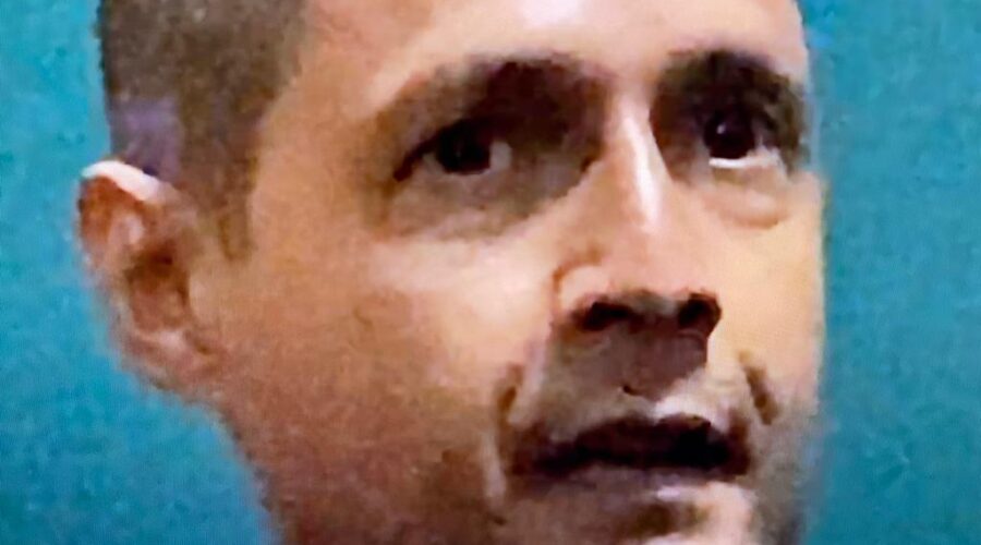 Universidade Livre de Estudos Culturais da Capoeira - Universidade da Capoeira - UNICAPOEIRA, Instituto de Educação Socioambiental - IESAMBI, Grupo de Capoeira Meia Lua na Escola - Fundado em 29 de Maio de 1962 e Associação de Capoeira - ASCA. Reunião FUNALFA - Fundação Cultural Cultural Alfredo Ferreira Lage. Juiz de Fora, Minas Gerais/MG, Brasil. Registro de Capoeira Mestre Polêmico - Professor João Couto Teixeira. IMG_4891. 12,35 GB. 18h27. Quinta-feira, 09 de Junho de 2022. HD 1080p.