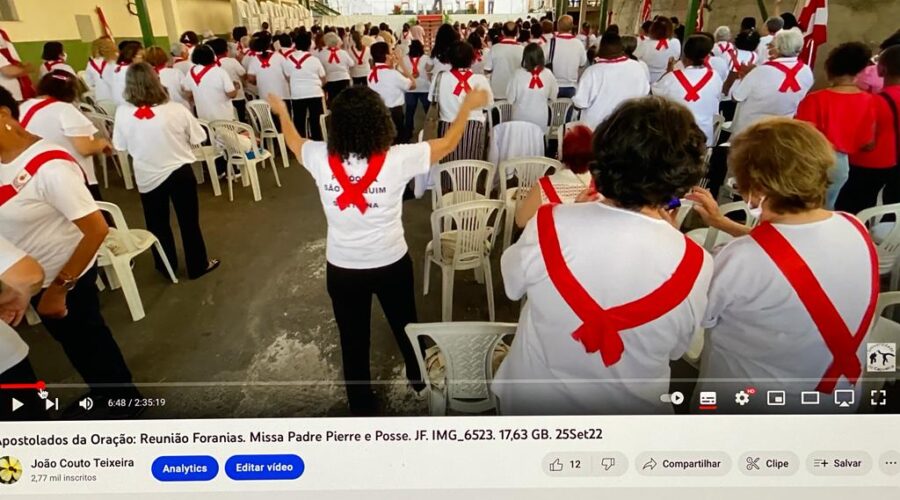Universidade Livre de Estudos Culturais da Capoeira - Universidade da Capoeira - UNICAPOEIRA, Instituto de Educação Socioambiental - IESAMBI, Grupo de Capoeira Meia Lua - Fundado em 29 de Maio de 1962 e Associação de Capoeira - ASCA. Reunião de Foranias. Apostolados da Oração. Celebração Eucarística. Padre Pierre Maurício de Almeida Catarino. Posse de Coordenadores. Salão Paroquial da Igreja Santa Rita de Cássia, Rua Barão do Retiro, Número 388, Bairro Bonfim, Juiz de Fora, Minas Gerais/MG, Brasil. Registro de Capoeira Mestre Polêmico - Professor João Couto Teixeira. IMG_6523/4. 17,63 GB. 14h05. Domingo, 25 de Setembro de 2022. HD 1080p.