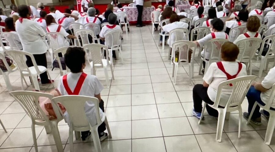 Universidade Livre de Estudos Culturais da Capoeira - Universidade da Capoeira - UNICAPOEIRA, Instituto de Educação Socioambiental - IESAMBI, Grupo de Capoeira Meia Lua - Fundado em 29 de Maio de 1962 e Associação de Capoeira - ASCA. Reunião Foranias. Apostolados da Oração. Igreja Santa Rita de Cássia, Rua Barão de Retiro, Número 388, Bairro Bonfim, Juiz de Fora, Minas Gerais/MG, Brasil. Registro de Capoeira Mestre Polêmico - Professor João Couto Teixeira. IMG_6221. 13,95 GB. 13h55. Sábado, 27 de Ago de 2022. HD 1080p.