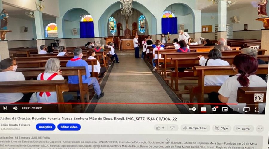 Universidade Livre de Estudos Culturais da Capoeira - Universidade da Capoeira - UNICAPOEIRA, Instituto de Educação Socioambiental - IESAMBI, Grupo de Capoeira Meia Lua - Fundado em 29 de Maio de 1962 e Associação de Capoeira - ASCA. Reunião Apostolados da Oração. Igreja Nossa Senhora Mãe de Deus, Bairro de Lourdes, Juiz de Fora, Minas Gerais/MG, Brasil. Registro de Capoeira Mestre Polêmico - Professor João Couto Teixeira. IMG_5877. 15,14 GB. 14h00. Sábado, 30 de Julho de 2022. HD 1080p.
