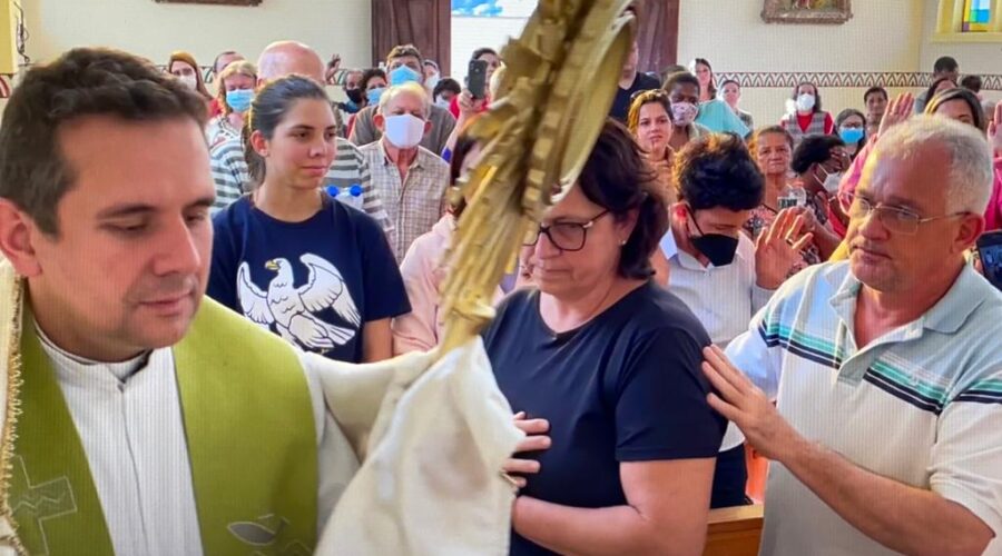 Universidade Livre de Estudos Culturais da Capoeira - Universidade da Capoeira - UNICAPOEIRA, Instituto de Educação Socioambiental - IESAMBI, Grupo de Capoeira Meia Lua - Fundado em 29 de Maio de 1962 e Associação de Capoeira - ASCA. Missa do Impossível. Padre Pierre Maurício de Almeida Catarino. Salão Paroquial, Igreja Santa Rita de Cássia, Rua Barão de Retiro, Número 388, Bairro Bonfim, Juiz de Fora, Minas Gerais/MG, Brasil. Registro de Capoeira Mestre Polêmico - Professor João Couto Teixeira. IMG_6207. 8,88 GB. 15h00. Quinta-feira, 25 de Ago de 2022. HD 1080p.