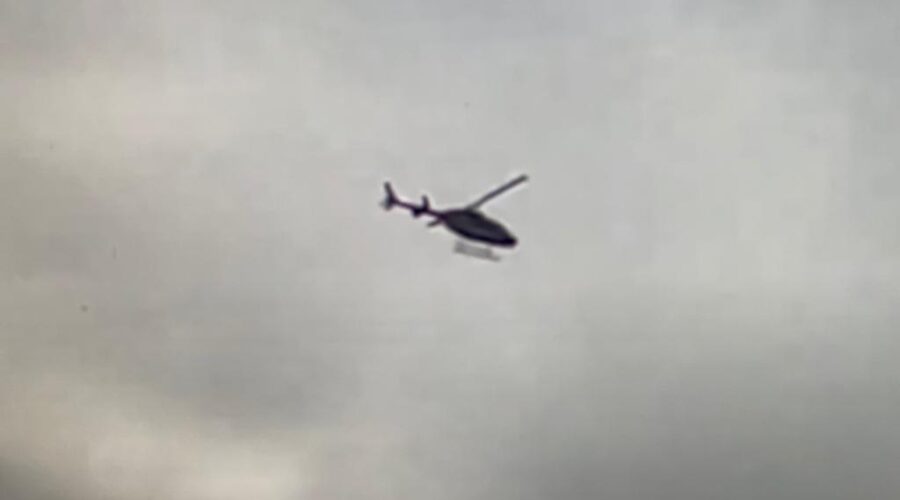 Universidade Livre de Estudos Culturais da Capoeira - Universidade da Capoeira - UNICAPOEIRA, Associação de Capoeira - ASCA, Instituto de Educação Socioambiental - IESAMBI e Grupo de Capoeira Meia Lua - Fundado em 29 de Maio de 1962. Helicóptero. Quintal Alto, Adubeira, Tigüéra 360, Juiz de Fora, Minas Gerais/MG, Brasil. Registro de Capoeira Mestre Polêmico - Professor João Couto Teixeira. IMG_5108. 174,6 MB. 13h13. Sábado, 18 de Junho de 2022. HD 1080p.