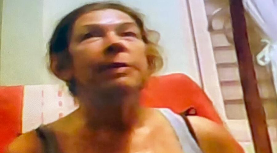 Universidade Livre de Estudos Culturais da Capoeira - Universidade da Capoeira - UNICAPOEIRA, Associação de Capoeira - ASCA, Instituto de Educação Socioambiental - IESAMBI e Grupo de Capoeira Meia Lua - Fundado em 29 de Maio de 1962. Orquestra Harmônica de Berimbaus. Toques e Cantigas. Amazonas, Angola, Banguela, Cavalaria, Idalina, Iúna Mandingueira, Maculelê, Santa Maria e São Bento Pequeno. Laura Cavalieri Bisio. Sala de Entrar, Tigüéra 360, Juiz de Fora, Minas Gerais/MG, Brasil. Registro de Capoeira Mestre Polêmico - Professor João Couto Teixeira. IMG_6549. 4,1 GB. 20h51. Terça-feira, 20 de Setembro de 2022. HD 1080p.